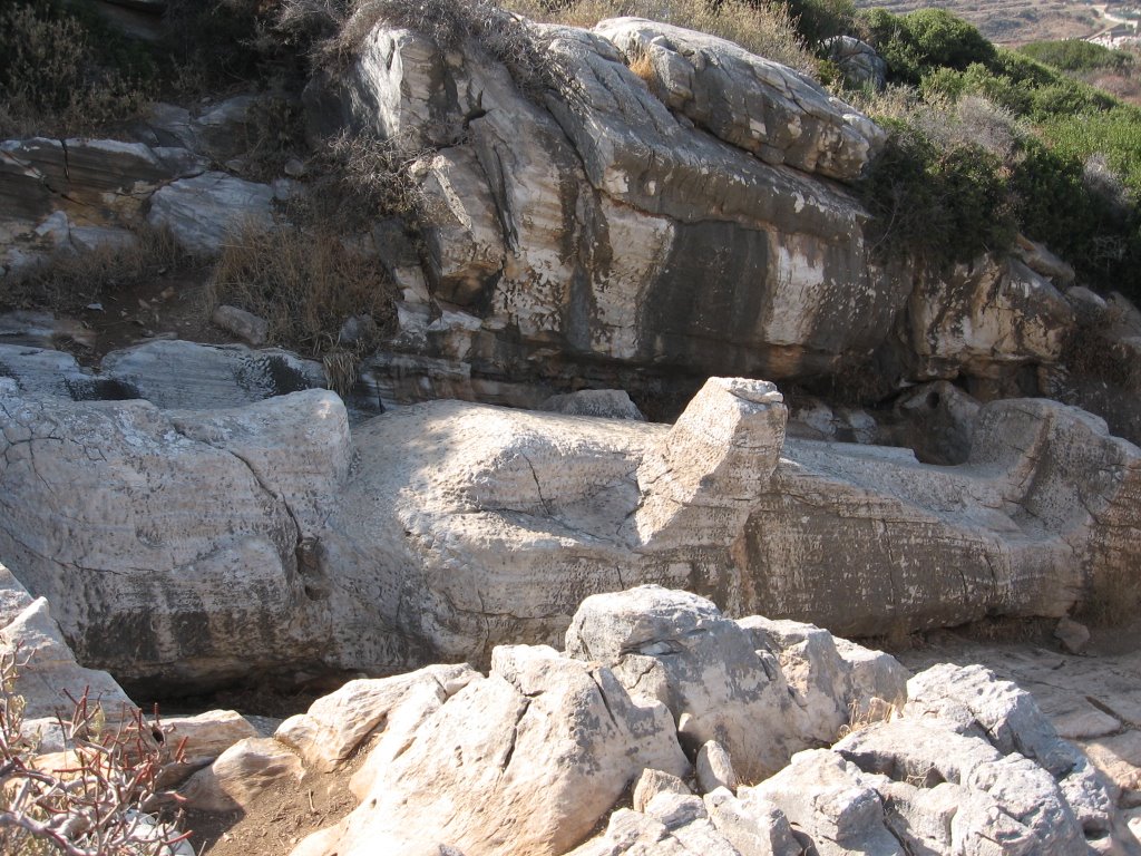 Kouros near Appolonas by Marisy