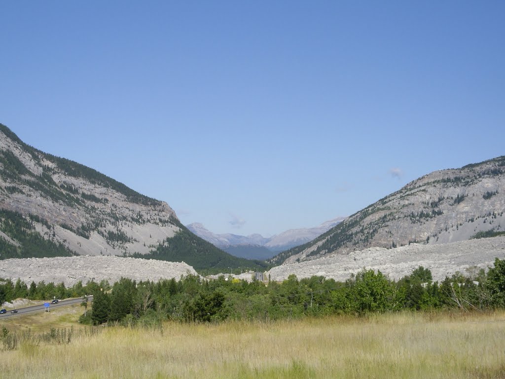 GETTING TO FRANK SLIDE-ALBERTA-CANADA by ROGERIO LOPES GAMBERINI