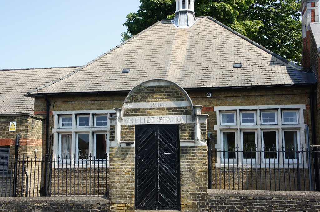 Nunhead Public Relief Station 1901 by griff51