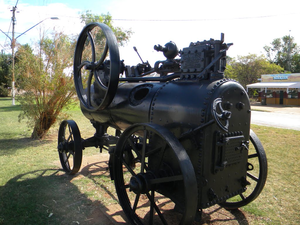 Ancient Steam Tractor in Boulia by Lobster1