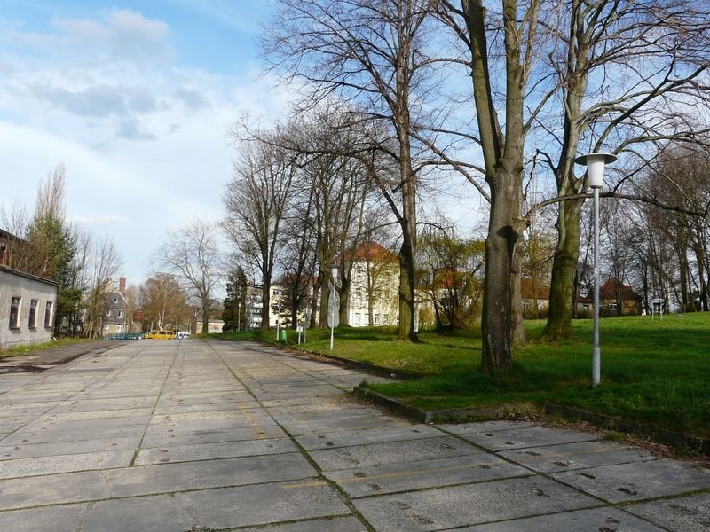 Leisnig, Krankenhaus Parkplatz by Walter Stuber