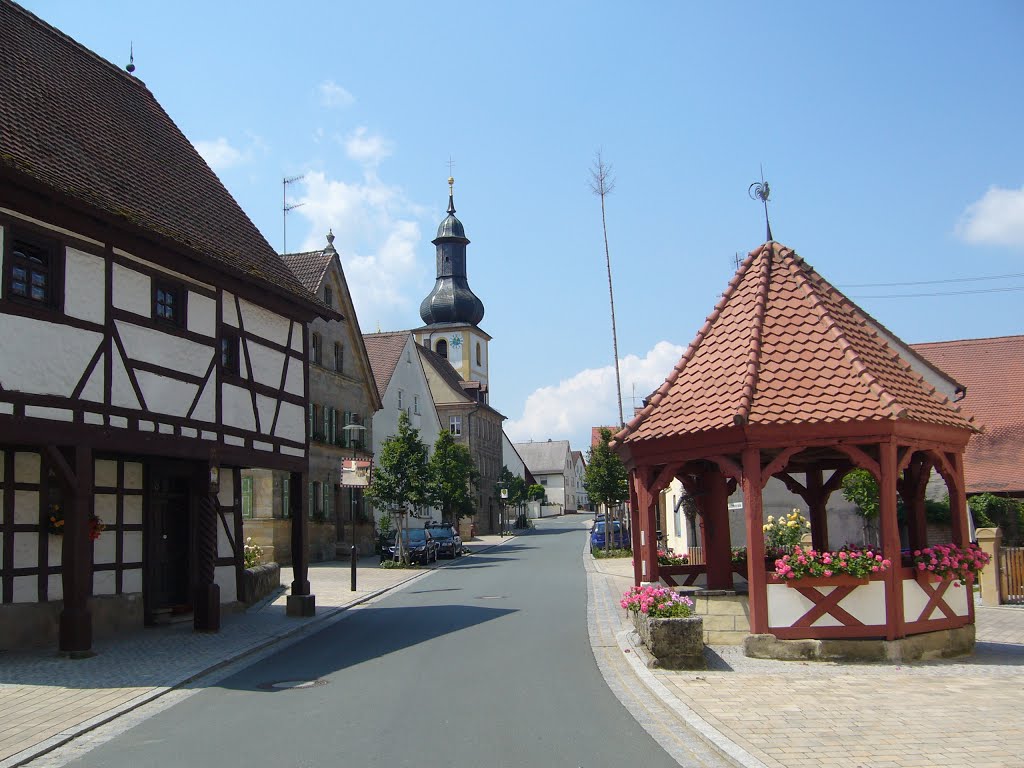 Pinzberg, Hauptstr. by Mauerschwalbe