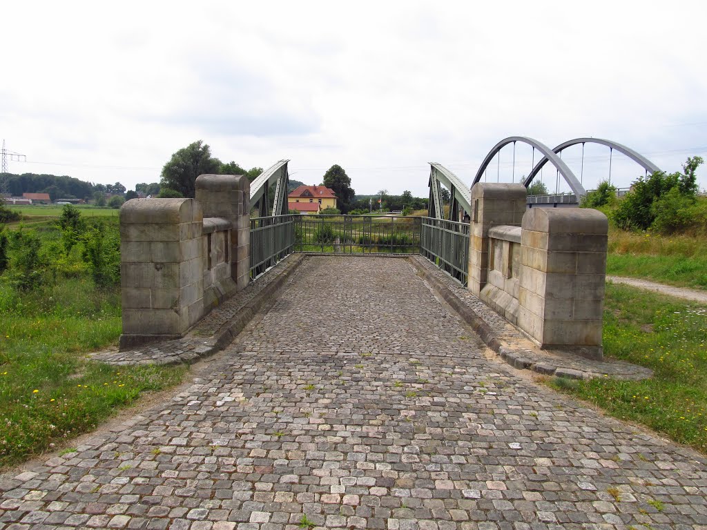 Brückendenkmal by Reuam Relges