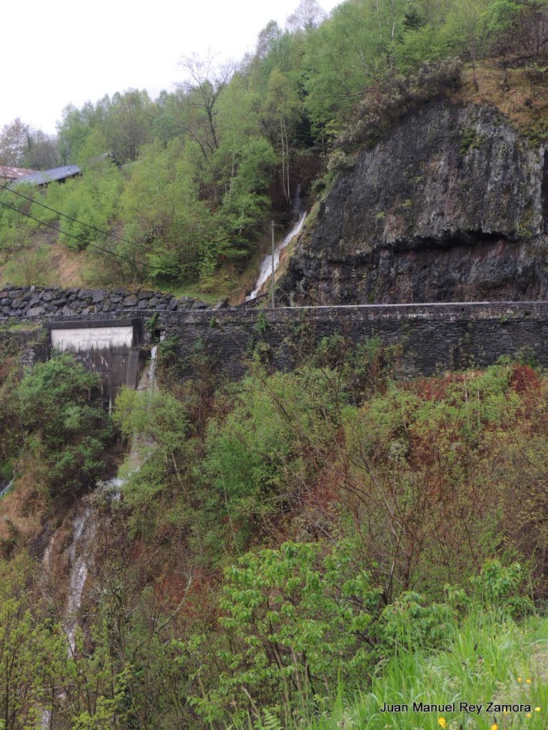 Cascadas en D920 de Cauterets a Pierrefitte Nestalas - Hautes Pyrenees - 3 de mayo de 2013 by Juan Manuel Rey Zamora