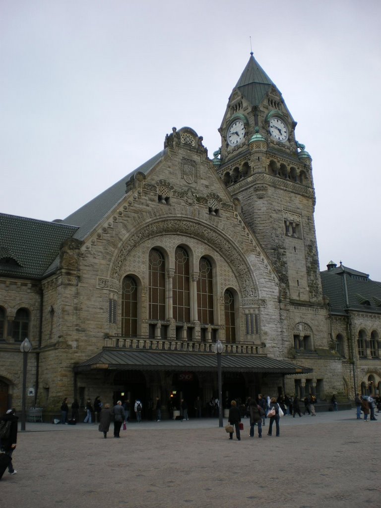 Gare de Metz - Metz (57) by captain_spaulding