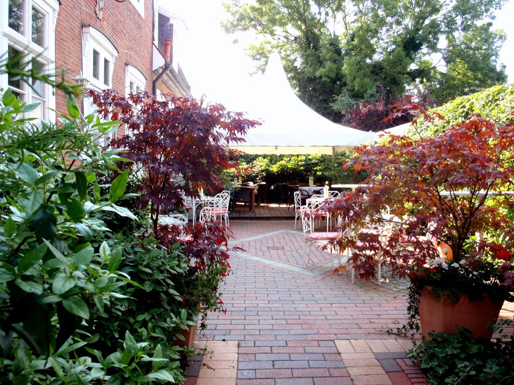 Biergarten vom Landhaus Wiedehage in Haselünne by Rolf.W.Dirkes