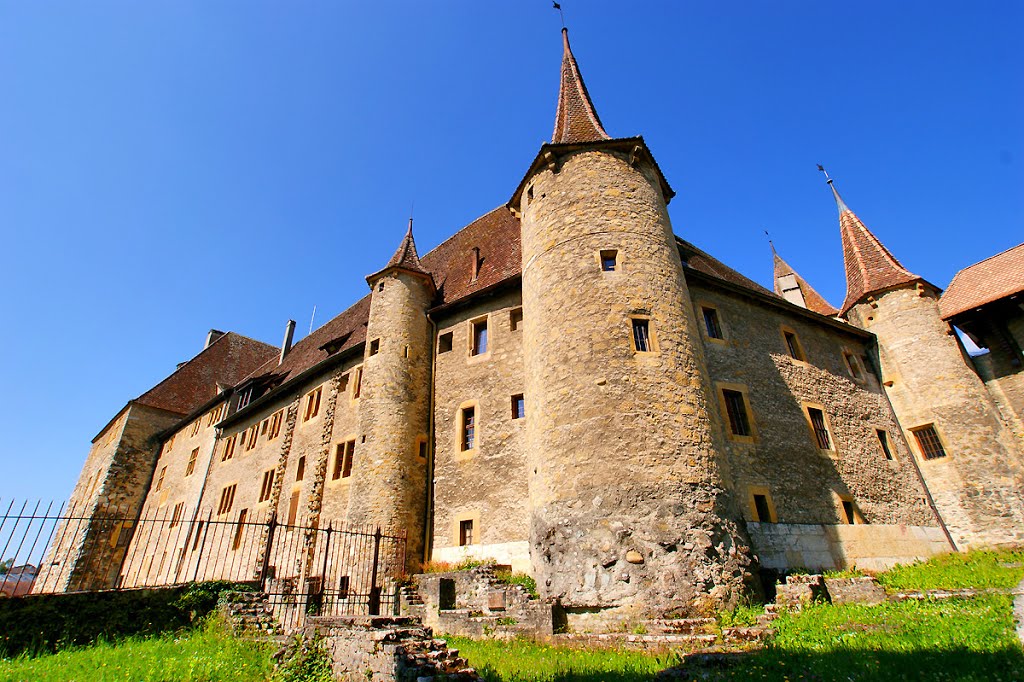 Château à Colombier, Schweiz by Golinski Janusch