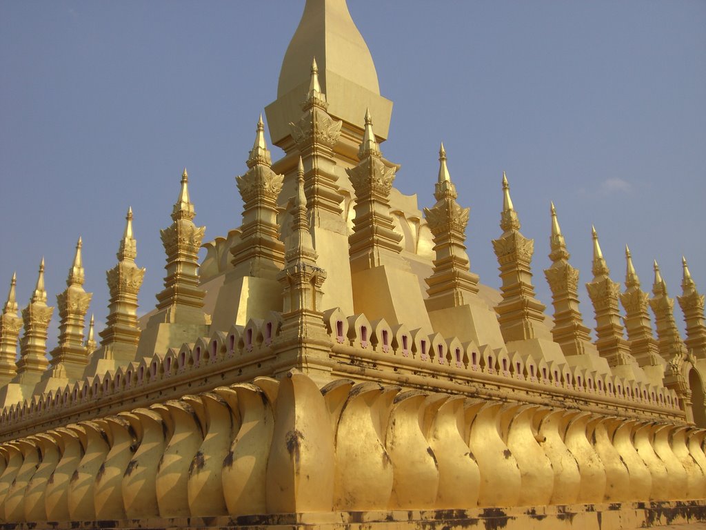 Pha That Luang by H Man