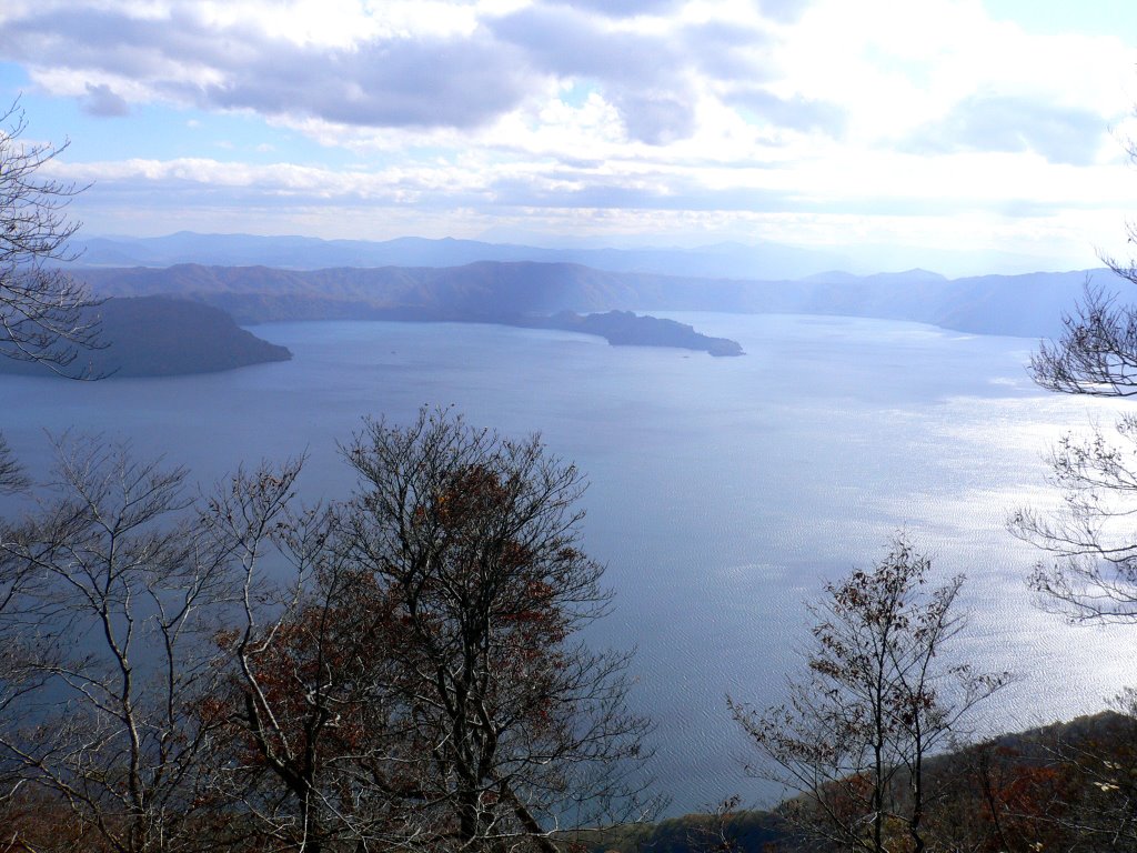 Lake Towada - 十和田湖・御鼻部山展望台から by M.Hiraga