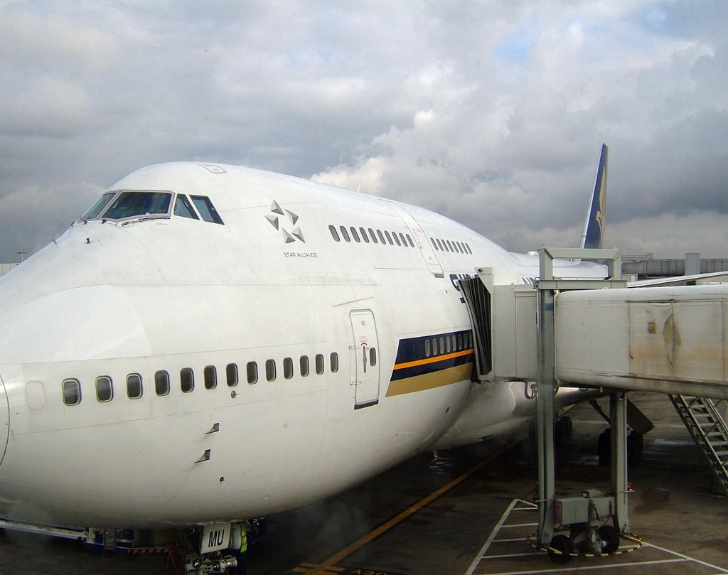 waiting to leave for singapore by Howard Twine