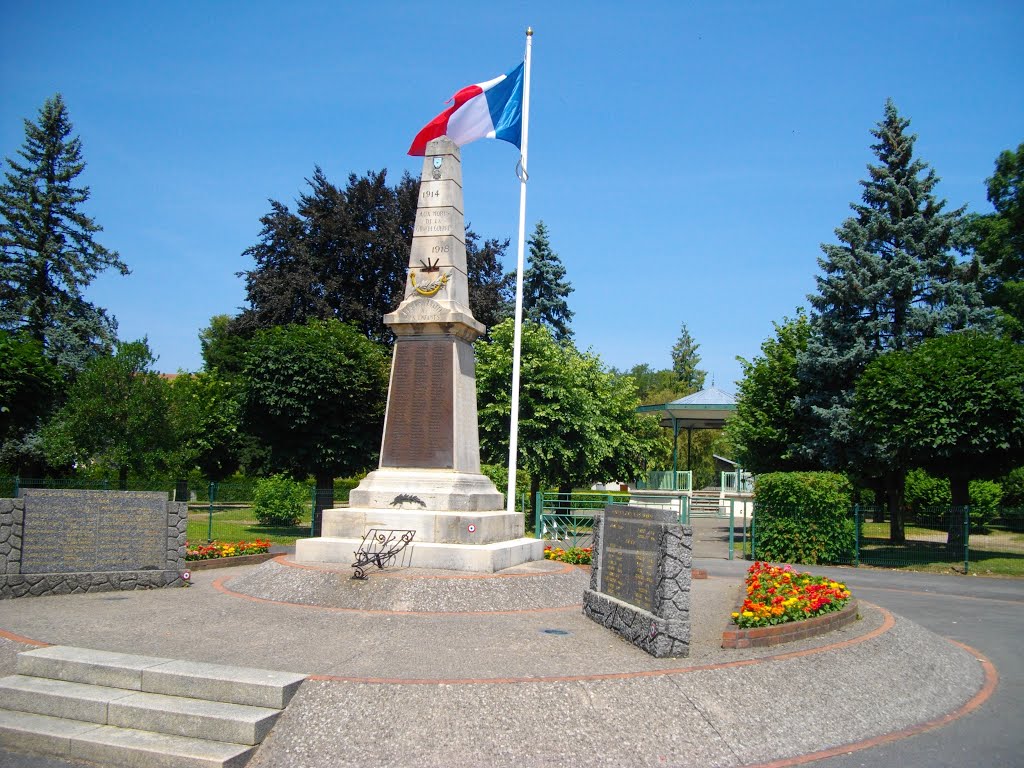 Monumet aux morts & square à Fesches by Claudius B.