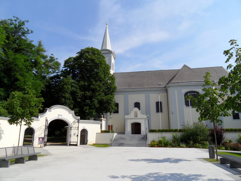 Halbturn, Kirchenplatz by lorant.orban