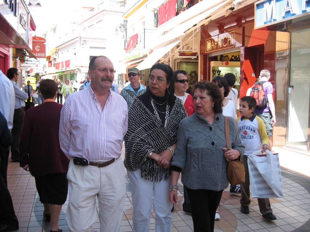 Paseo por la calle San miguel by gabardino