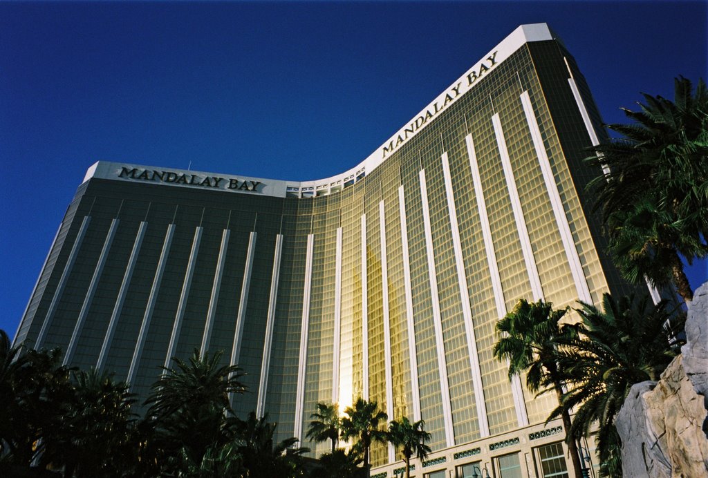 Mandalay bay by begapics