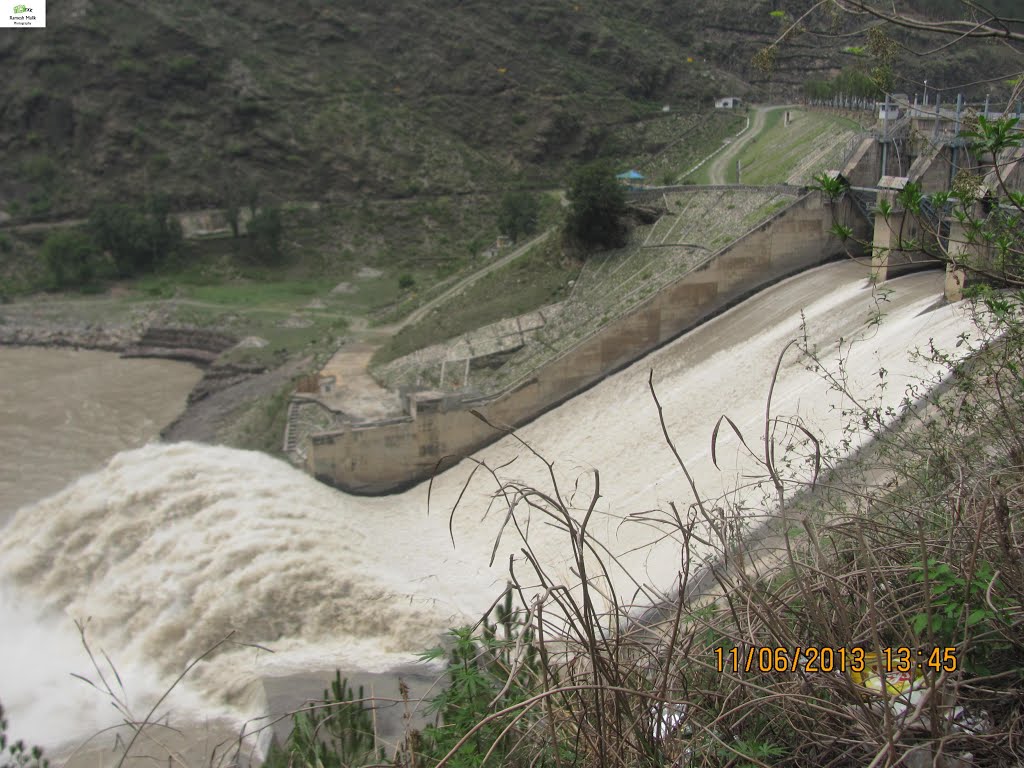 Pandoh Dam Mandi, Himachal Pradesh by Ramesh Malik Bathinda