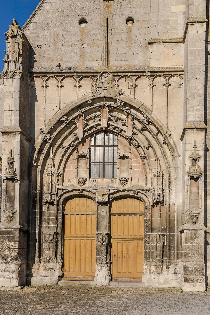 Portail de l ' Église Saint Pierre de VERBERIE - 60410 by Pierre THIBAULT