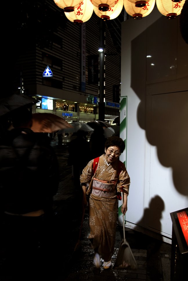 Shinjuku at night by SilvioCTVasconcelos