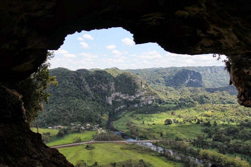 Cueva La Ventana, Arecibo by milagroscrivera