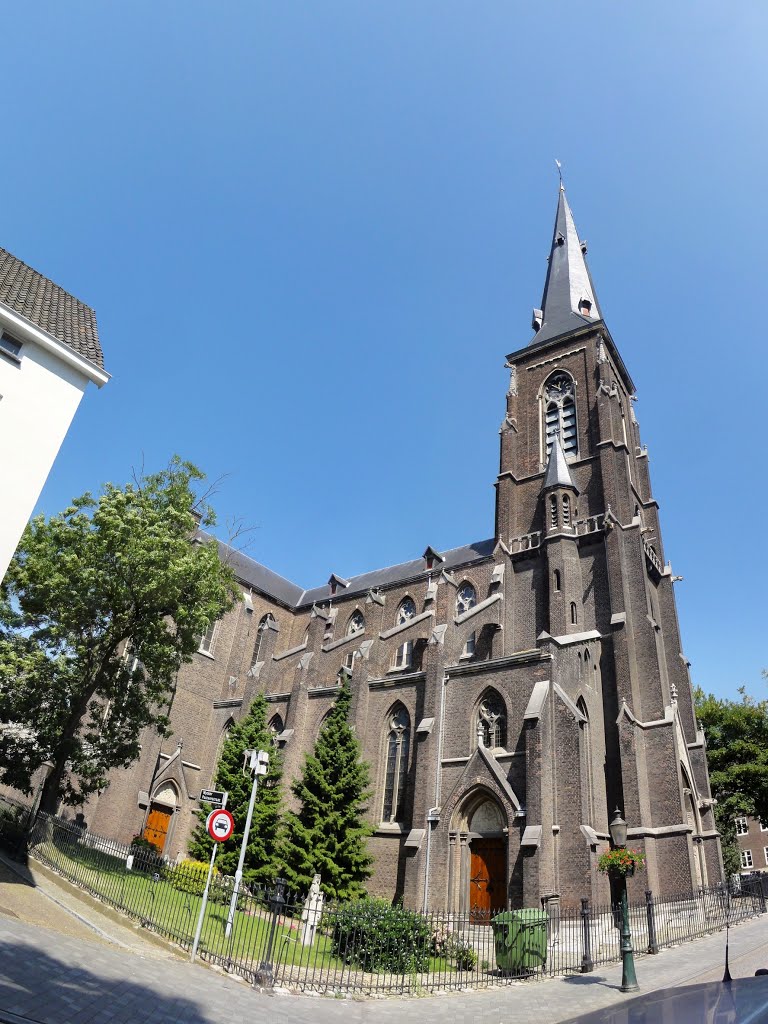 Heilige Martinuskerk Wyck by Pascal Van Acker