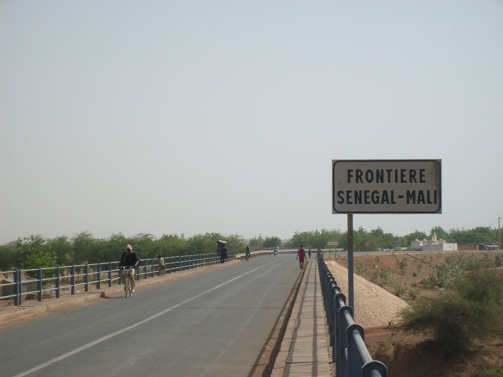 Kidira, Senegal by thomjacq