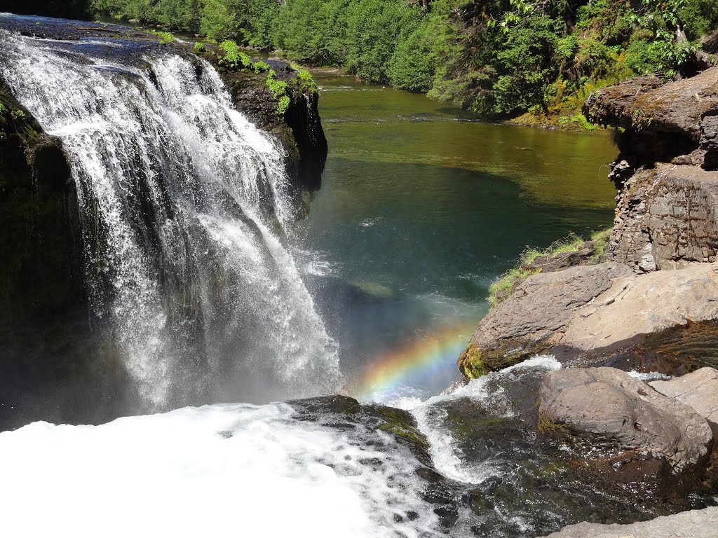 Lewis River Lower Falls by backpacker2004