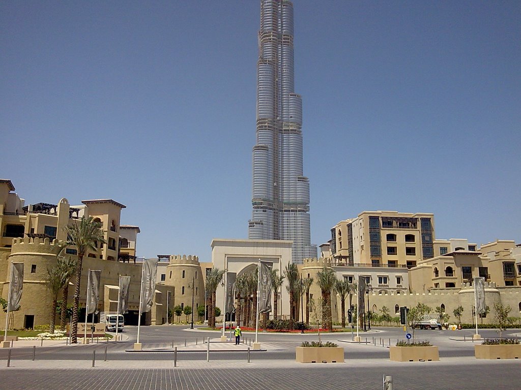 View of the tower from the old town by monjane