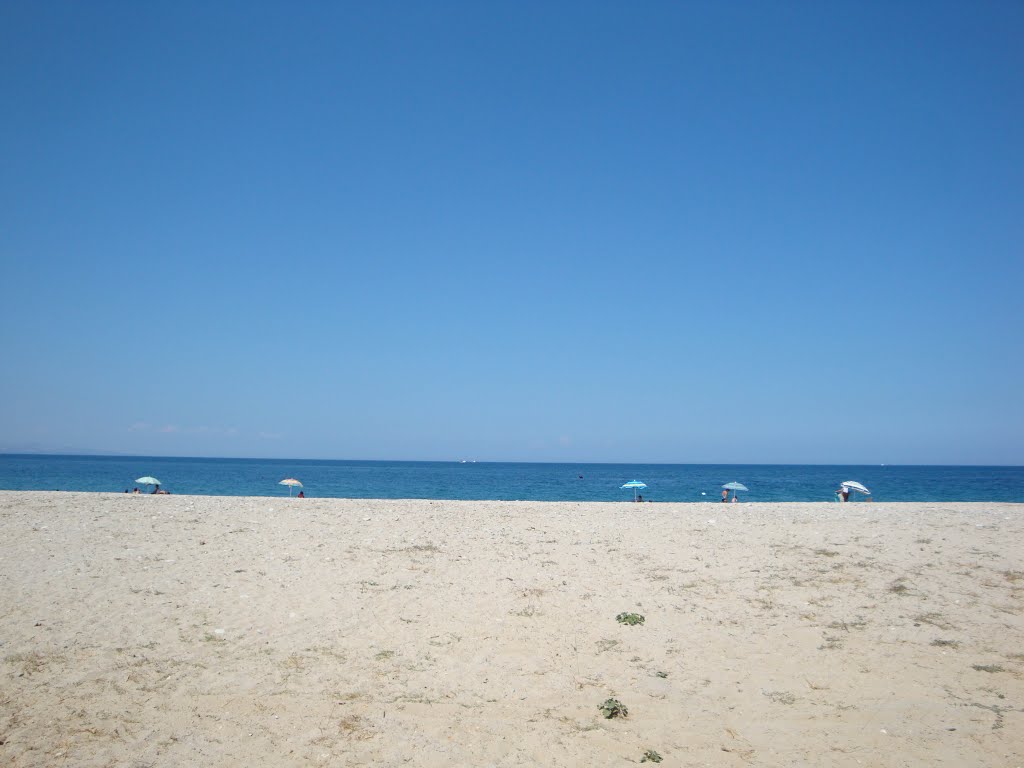 Spiaggia di Schiavonea by Geosergio