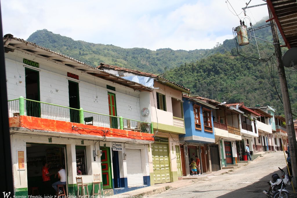 Vereda Palermo, Támesis by Edwin Bermúdez Barbarán