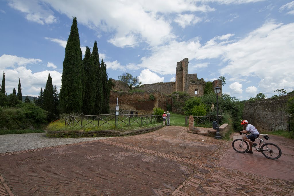 Rocca Aldobrandeschi, Sovana, GR, Tuscany, Italy by trolvag