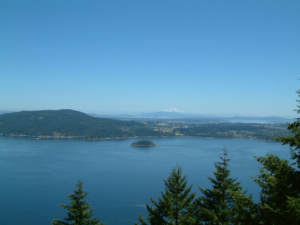 Mt. Baker - Seen from Malahat by D.Soupal