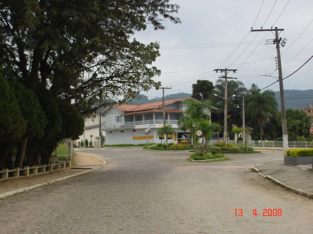 Trevinho da Av.Monsenhor Frederico Tombrock em frente a prefeitura by NELIO BIANCO 3