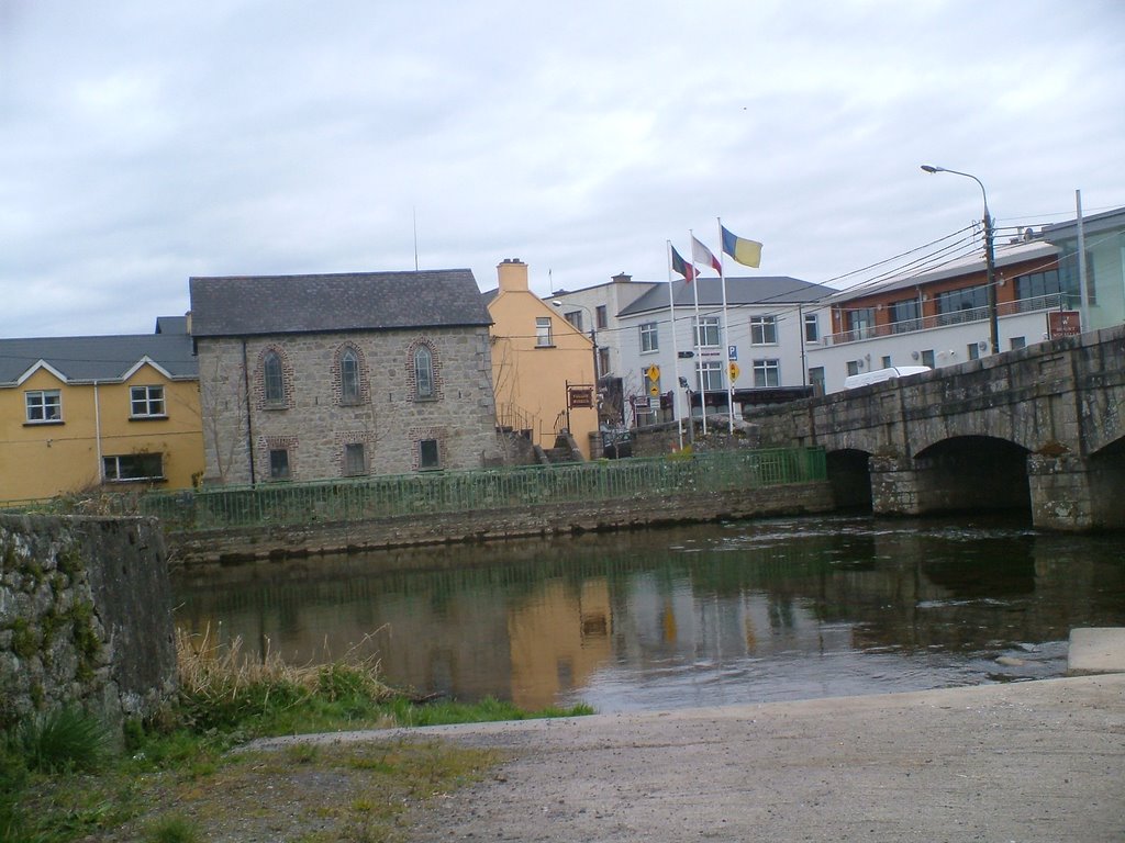 Barow Bridge and Tullow Museum by Alan L.