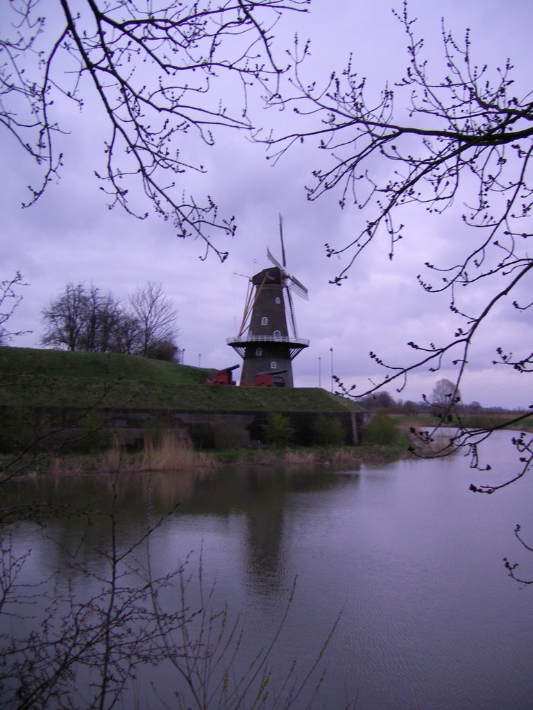 Mill De Hoop (The Hope) - Dalemwal - Gorinchem - Holland by Leo Roubos