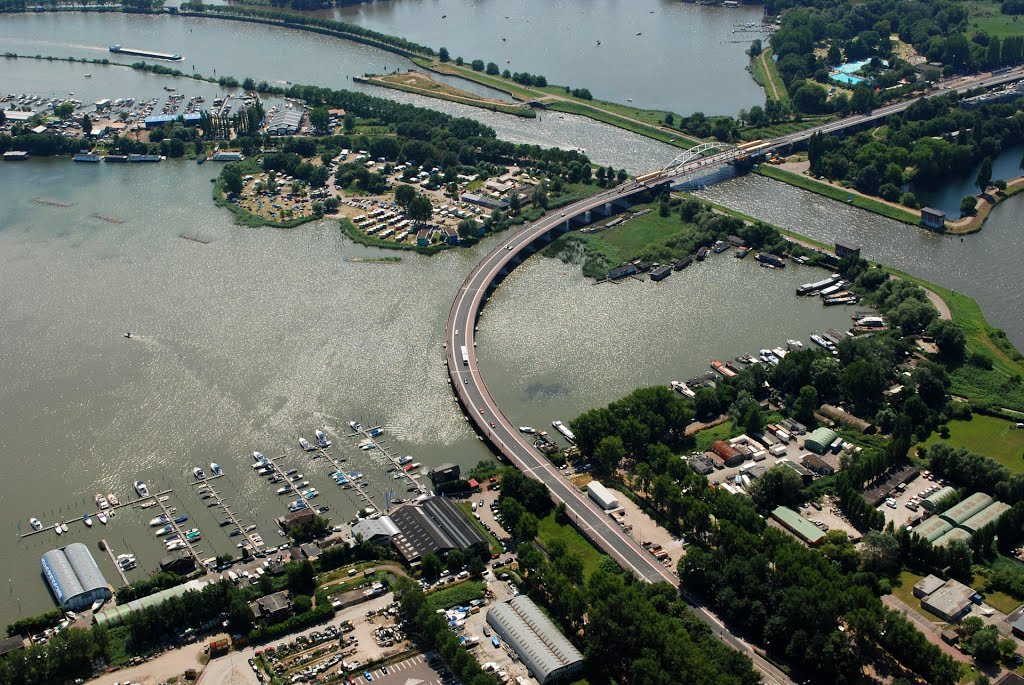 Flight Hilversum-Amsterdam-Hilversum by Hans J.S.C. Jongstra