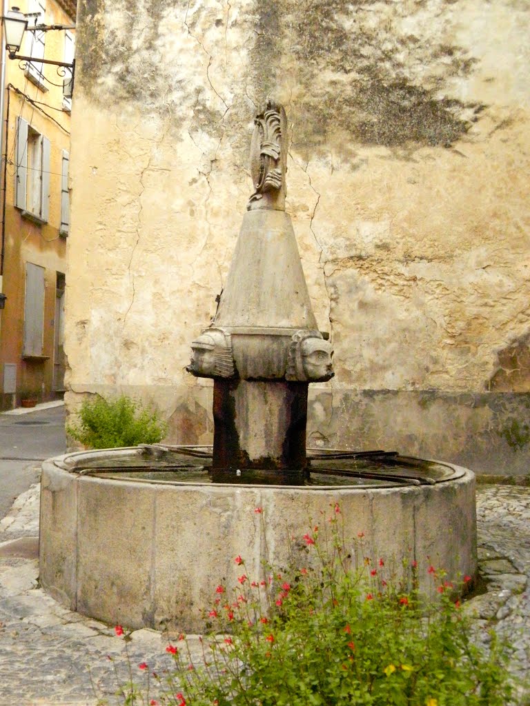 MALAUCENE - France - Fontaine Picardie by Melfi Maria Maddalena