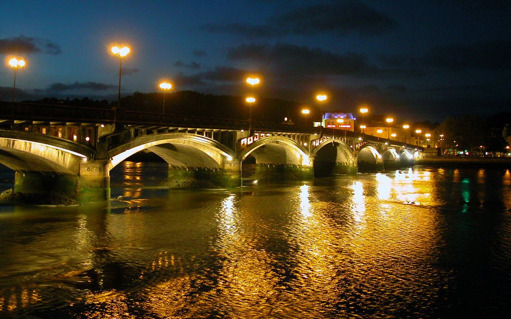 Pont Saint-Esprit, Bayonne, FR (night) by jfb619