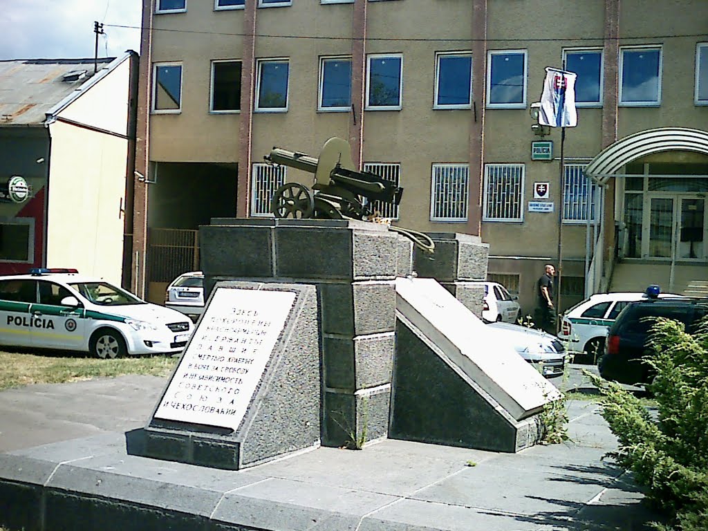 Pamätník v Lučenci / Memorial Lučenci by Denis Ondriškovič