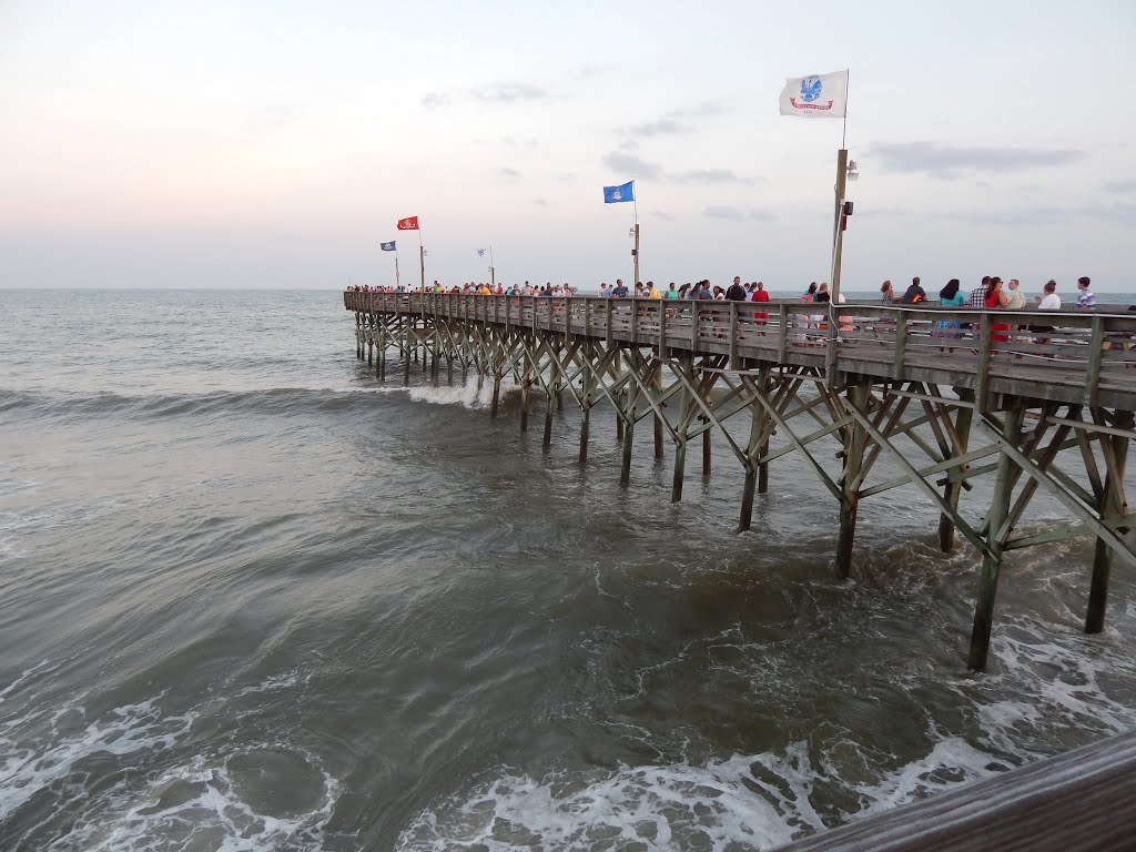 Pier 14 @ Myrtle Beach South Carolina by Manuel Herr