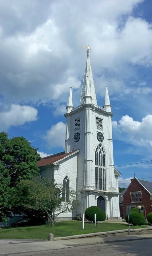 Uxbridge Unitarian Church by Andri Kyrychok