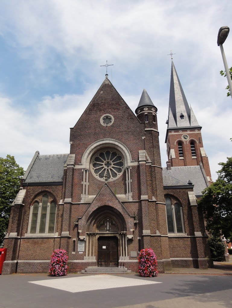 Onze-Lieve-Vrouw van Altijddurende Bijstandkerk Sint-Mariaburg by Pascal Van Acker