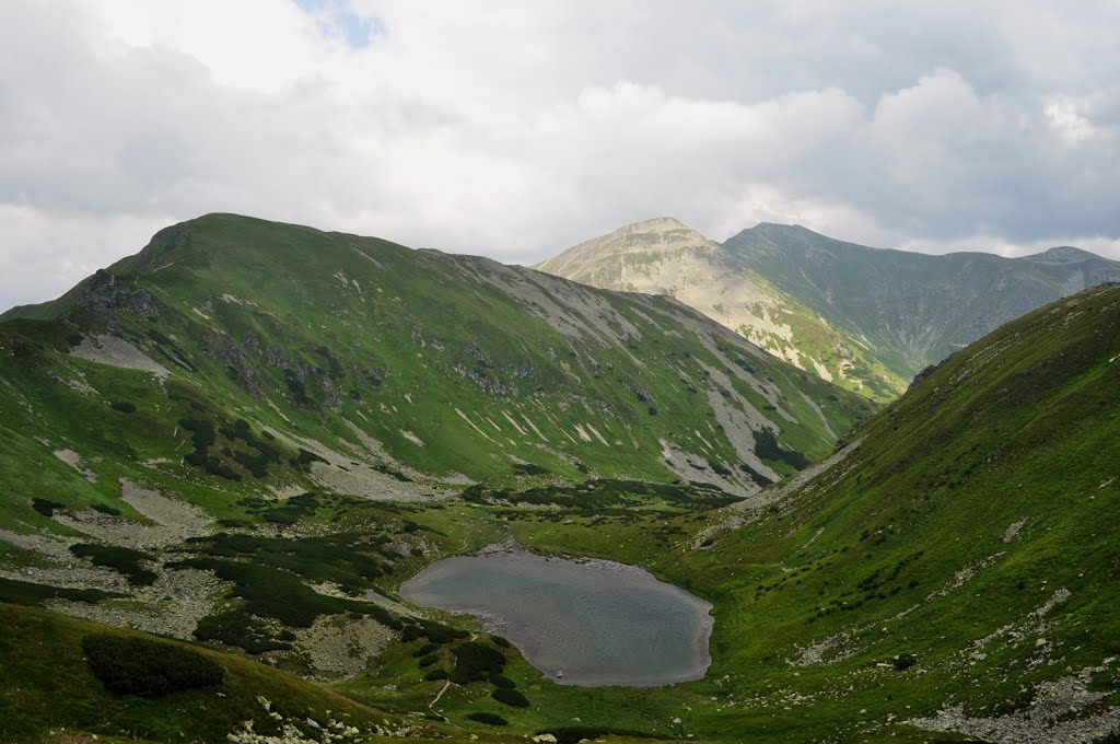 Nižné Jamnické pleso a Jamnická dolina by Igor Marhevsky