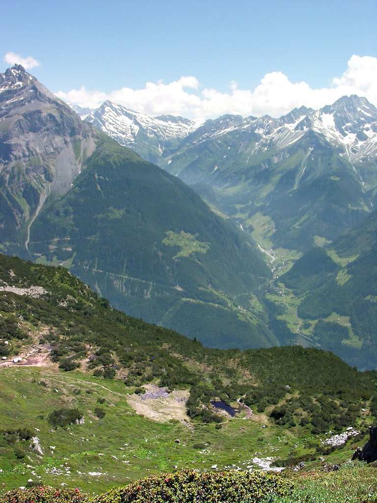 Blick in Richtung Maderanertal by Uwe Häntsch