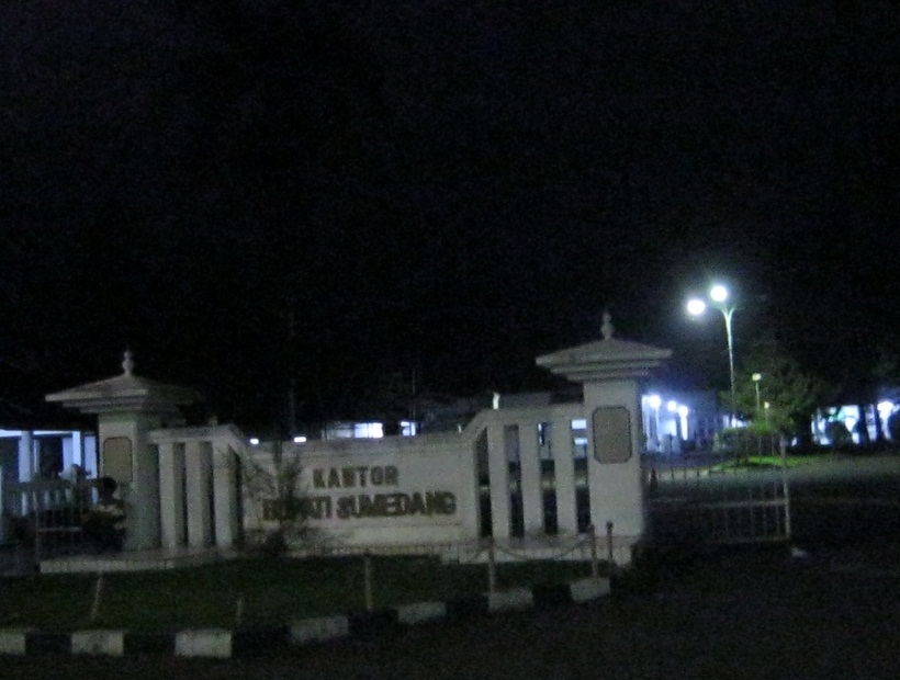 Kantor Bupati Sumedang - Alun-Alun by Devitapra