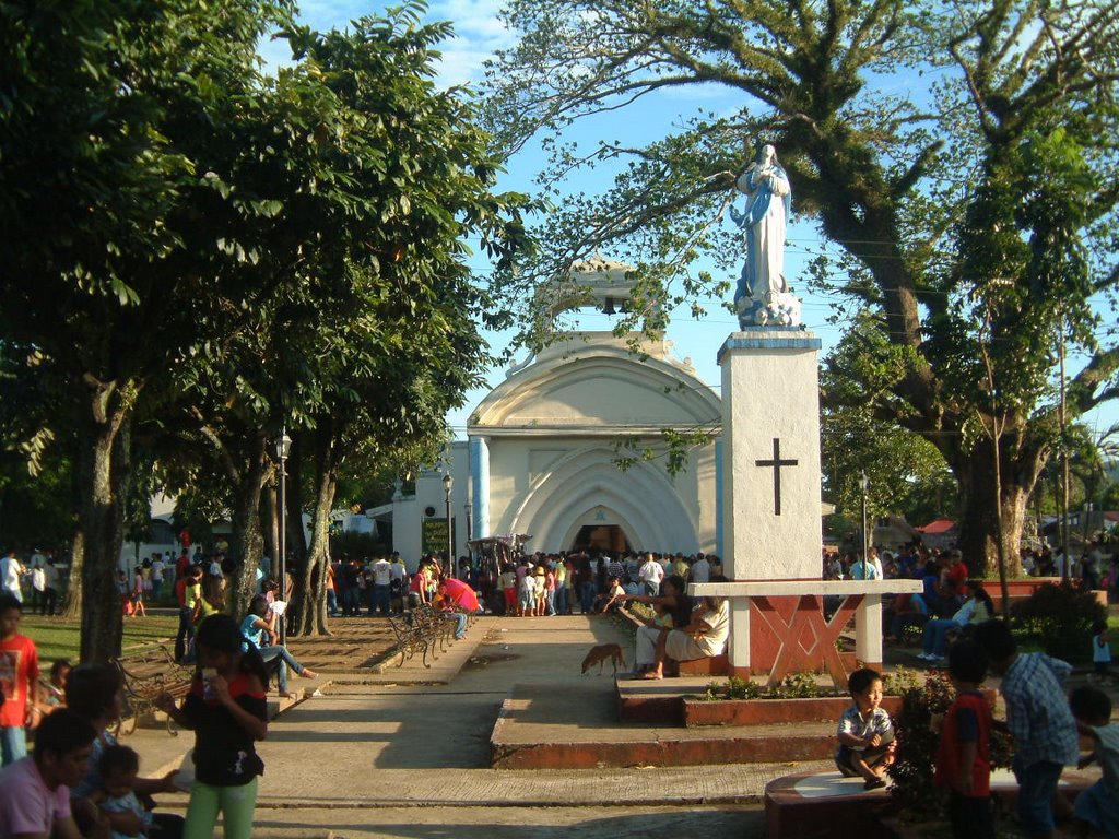 Church, Lavezares, Northern Samar by Yarkssen