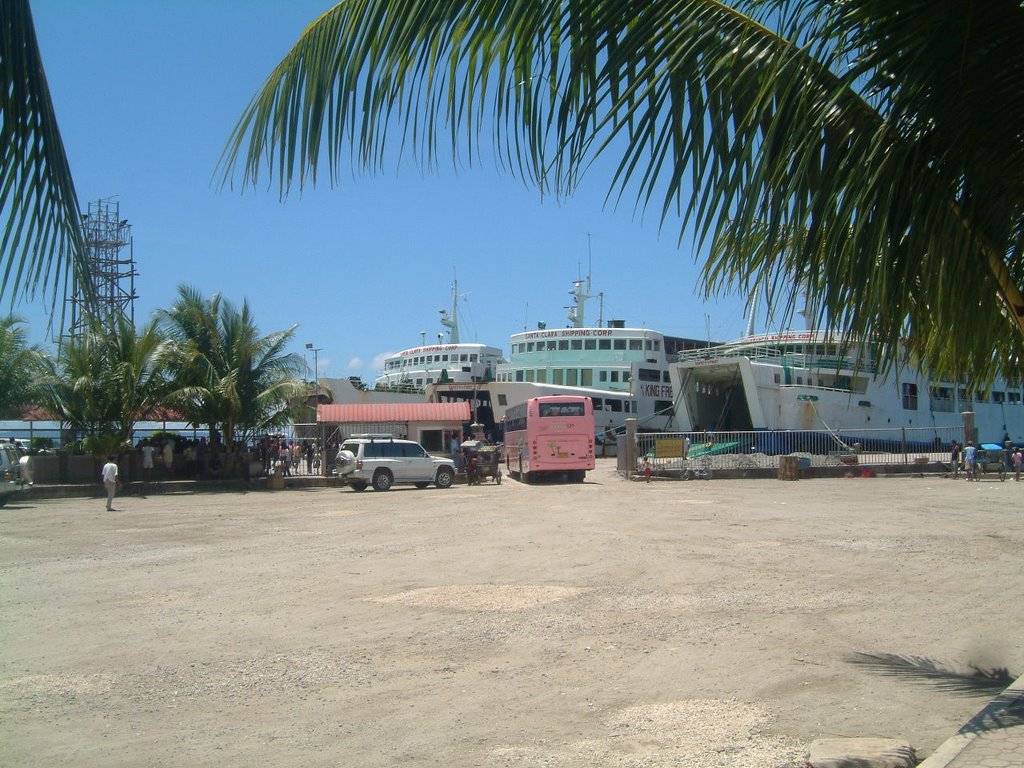 Ferry Terminal, Allen, Northern Samar by Yarkssen