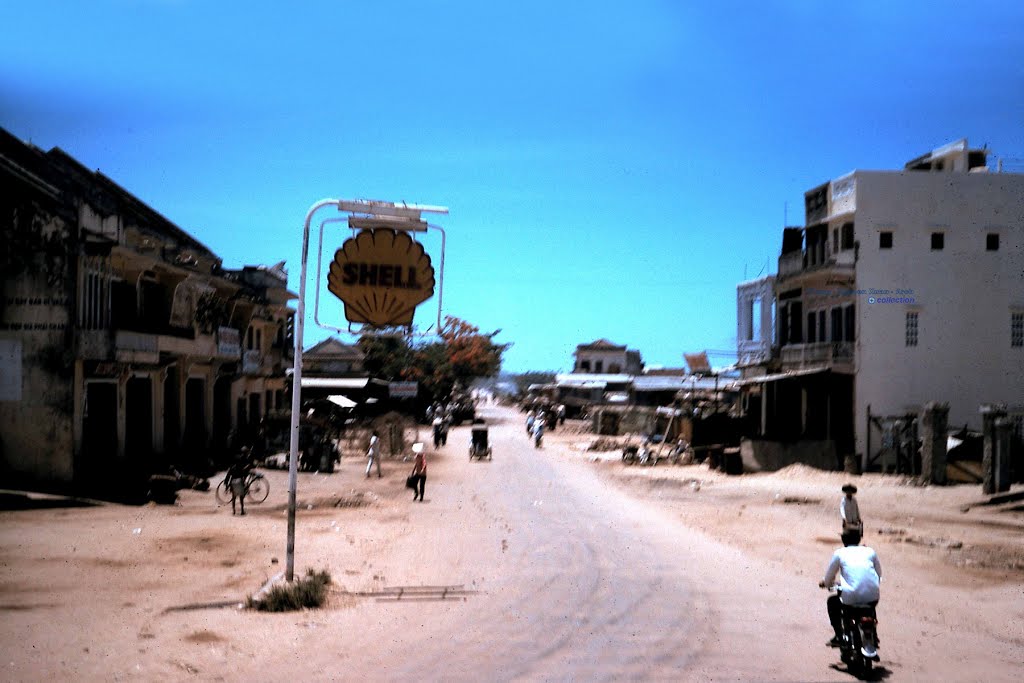 Quang Trung Street - Đà Nẵng 1968 - Photo By John Zahradnik by Ngày Xửa Ngày Xưa