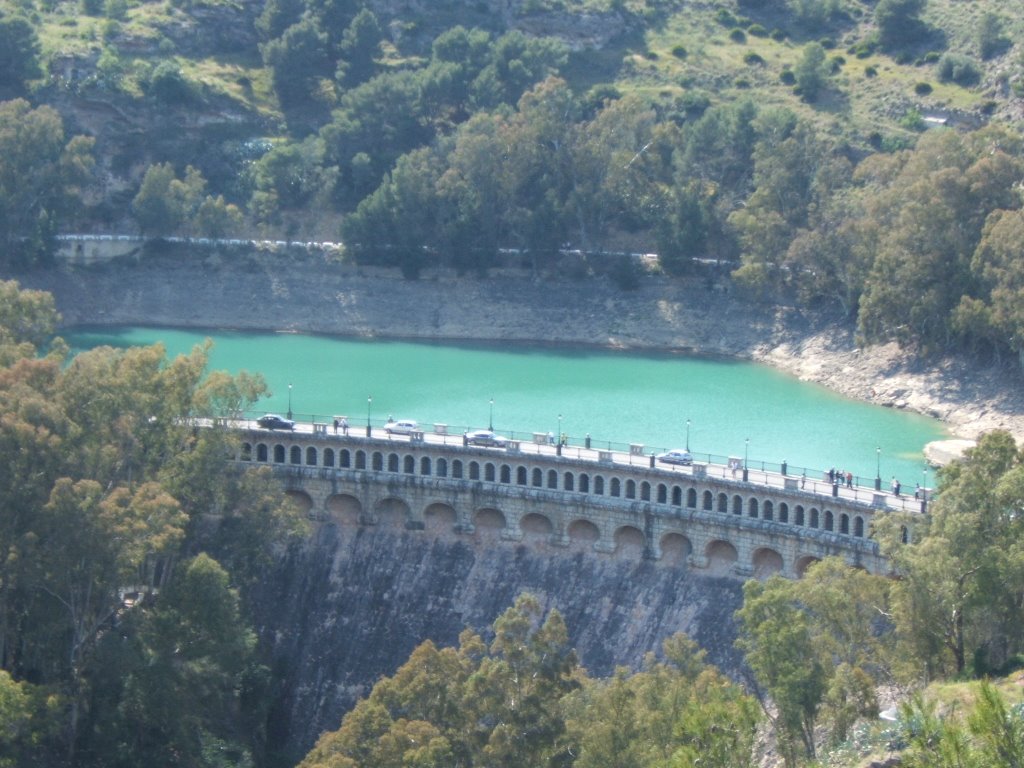 Presa Conde de Guadalhorce by patricia alcoba garc…