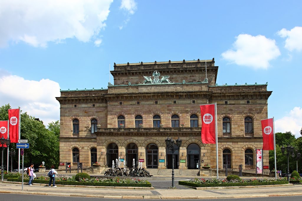 Braunschweig, Staatstheater by Horst Gryger