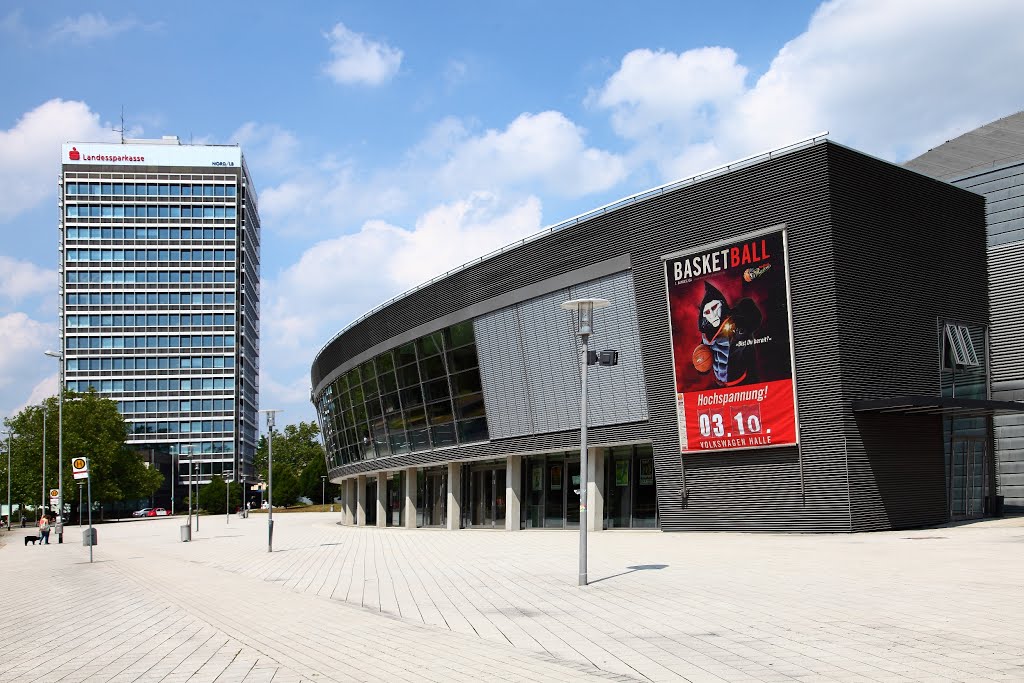 Braunschweig, Nord/LB und VW-Halle by Horst Gryger