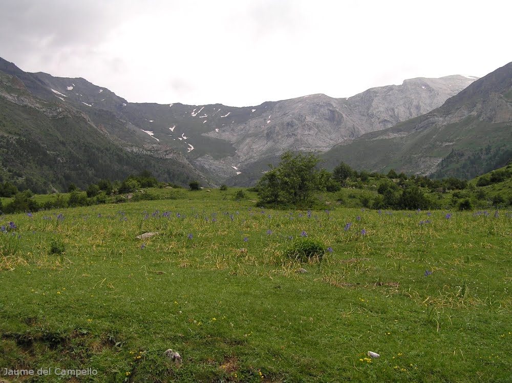 Llanos i Circ de la Llarri, Pirineu Aragonés by Jaume del Campello